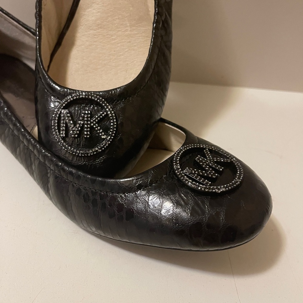 Michael Kors Fulton Black Quilted
Leather Ballet Flat Shoes Silver MK.brand new - Picture 2 of 16